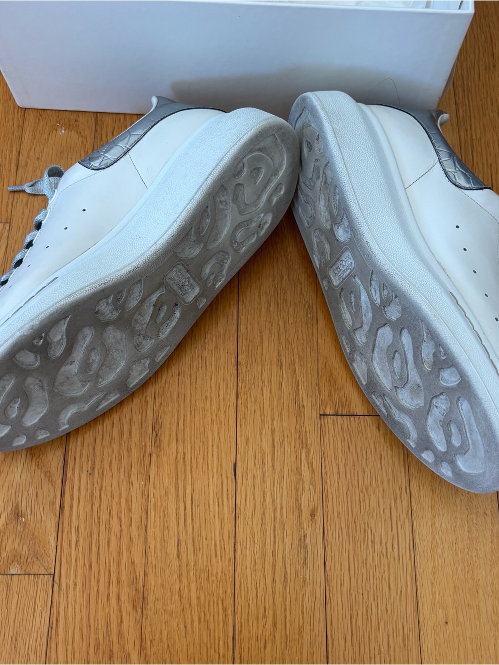 Alexander McQUEEN White Leather Platform Sneaker with Silver Accents - Picture 8 of 9